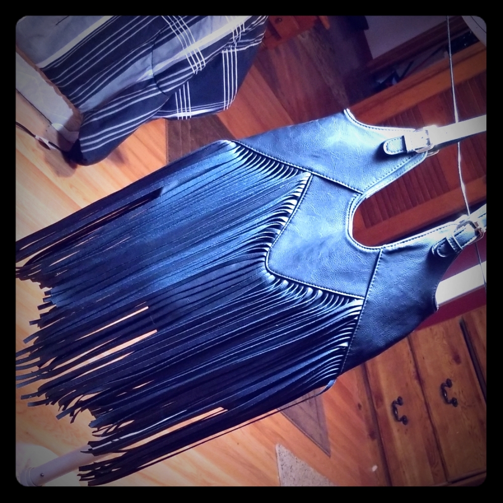 Yoki Black Tassle Bag